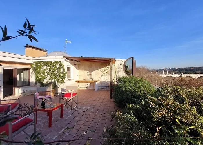 Beautiful Loft In Ponte Milvio With Terrace Roma
